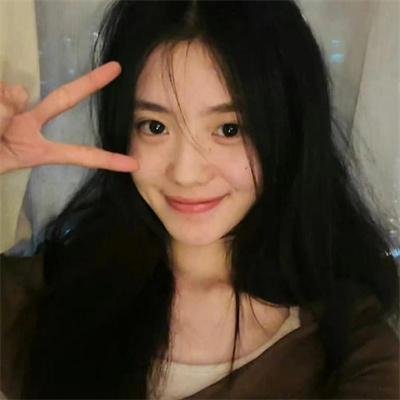 深深腥红